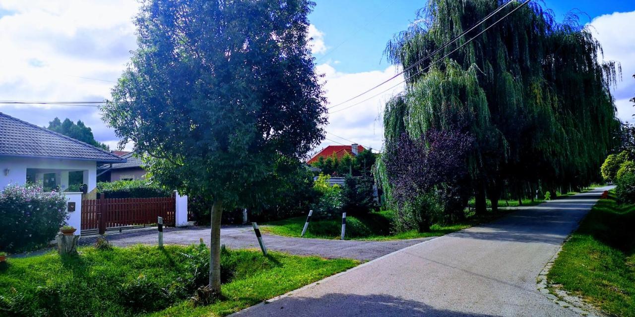 Arvalanyhaj Home Apartman Herceghalom Exterior photo